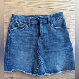 DL1961 girls denim skirt- Size 8. “Jenny mini skirt”. Great condition!